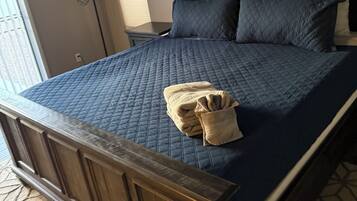 3 chambres, fer et planche à repasser, accès au Wi-Fi (inclus)