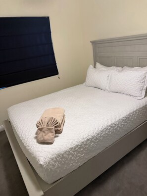 3 chambres, fer et planche à repasser, Wi-Fi gratuit, draps fournis