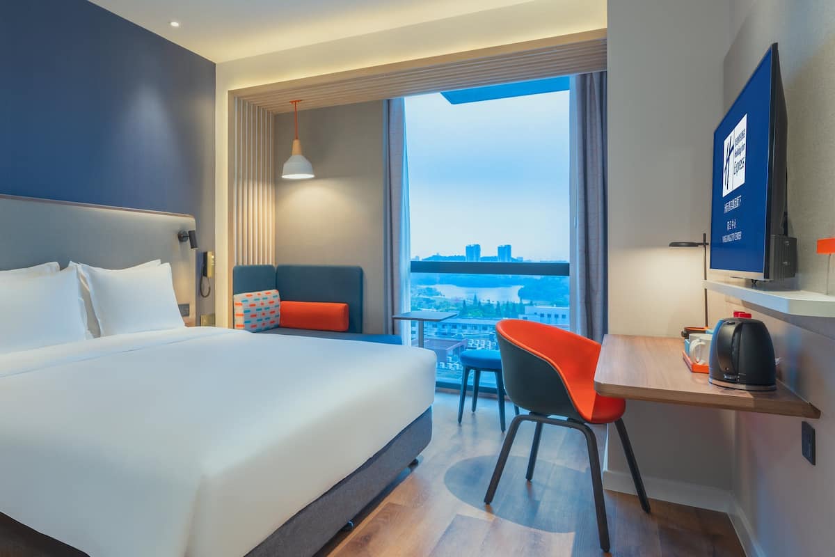 In-room safe, soundproofing