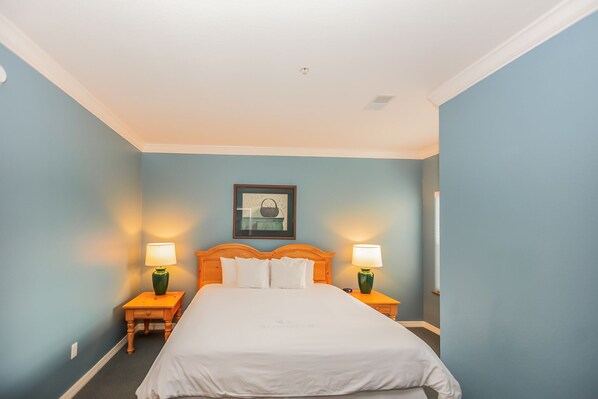 1 bedroom, iron/ironing board, bed sheets - Relaxing Retreat Heart of Branson // 1BR Standard (Branson)