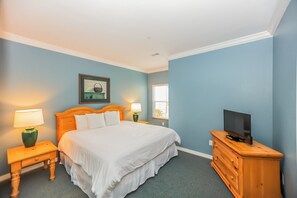 1 bedroom, iron/ironing board, bed sheets - Relaxing Retreat Heart of Branson // 1BR Standard (Branson)