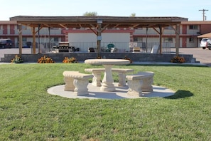 Property grounds - Copa Motel (Kingman)