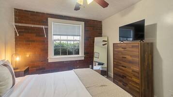 1 bedroom, bed sheets