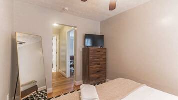 1 bedroom, bed sheets