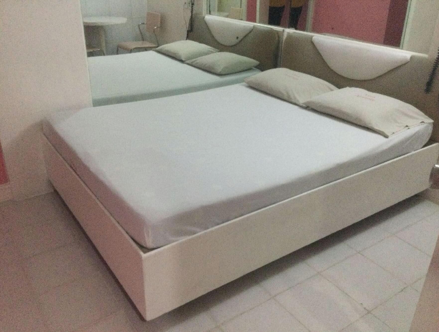 Standard Double Room | Free WiFi, bed sheets