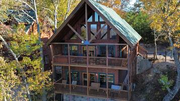 Studio (4 Bedrooms) | Property amenity