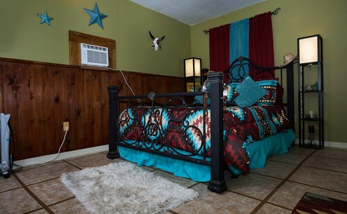 Room in Mobile Home - Pleasant Days B&b Tropical Master Suite