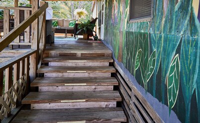 Room in Mobile Home - Pleasant Days B&b Tropical Master Suite