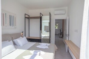 Villa, 5 chambres, fumeurs, piscine privée | 5 chambres, lit parapluie, Wi-Fi