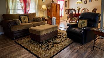 Room, 1 Bedroom, Smoking, Patio | Living room