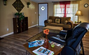 Room, 1 Bedroom, Smoking, Patio | Living room