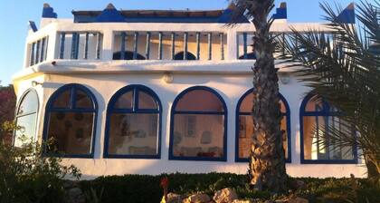 Room-room in Villa L'air De La Mer