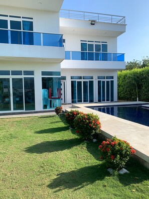 House, 4 Bedrooms, Accessible, Smoking | Exterior