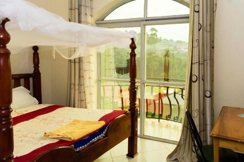 RELIEF MOTEL FORT PORTAL