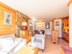 TV - Spacious apartment with ski-in access and wellness area (Plagne Aime 2000)