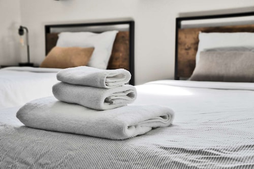 Mickey's Magical Hideout 8 minutes to Disney & Convention Center