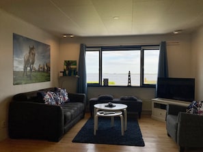 Bungalow, 3 Bedrooms, Patio, Garden View | Living room