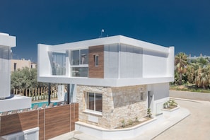 Villa, 5 Bedrooms, Smoking, Private Pool | Front of property