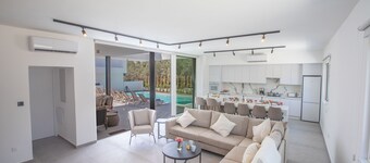 Ayia Napa Kube Villa Kb4, Ayia Napa Center