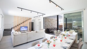 Villa, 5 habitaciones, fumadores, piscina privada | Restauración