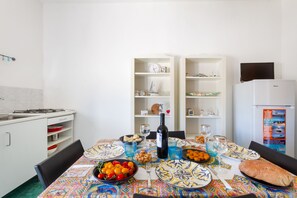 Ferienhaus, 2 Schlafzimmer, barrierefrei, Raucher | Esszimmer