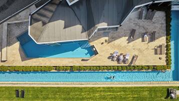 3 indoor pools, 3 outdoor pools, open 6:00 AM to 10:00 PM, pool loungers