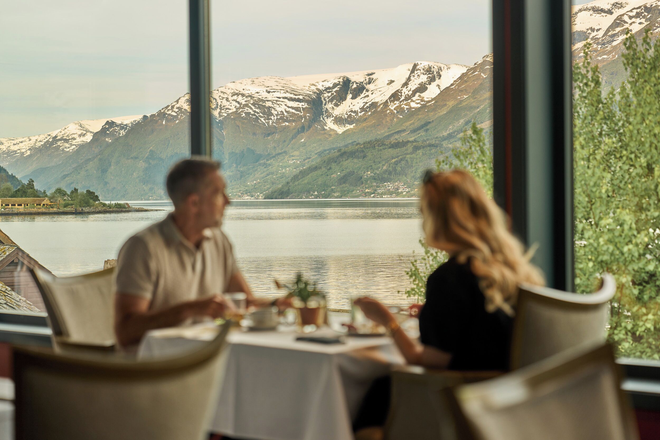 breakfast, dinner served; farm to table cuisine, sea views