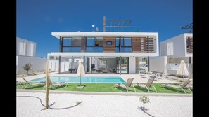 Villa, 5 Bedrooms, Private Pool, Garden View | Garden - Protaras Elite Pearl Villa Ep16 (Paralimni)