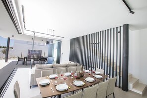 Villa, 5 Bedrooms, Private Pool, Garden View | Dining - Protaras Elite Pearl Villa Ep16 (Paralimni)