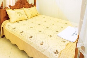 1 bedroom, desk, WiFi, bed sheets - Japs Motel - Mbarara (Mbarara)