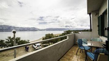 Apartment, 2 Bedrooms, Accessible, Smoking | Balcony