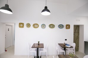 Free daily buffet breakfast - AWA Mondello (Palermo)