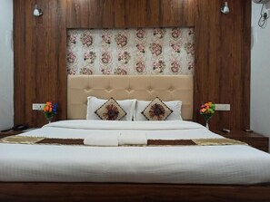 ELEGANT EXECUTIVE ROOM - Hotel TLB Palace (Tezpur)