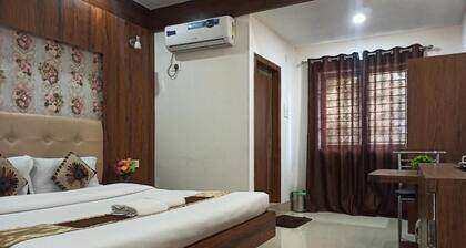 Hotel TLB Palace