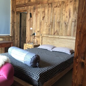 3 عدّة غرف نوم ومكتب ومكواة/لوح كي وسرير سفر