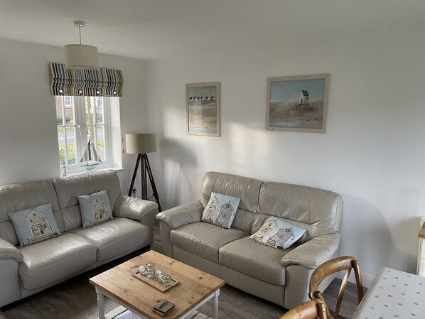 Smart TV, table tennis