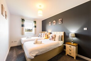 2 bedrooms, iron/ironing board, travel cot, free WiFi