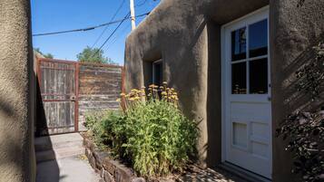 House (1 Bedroom) | Property amenity