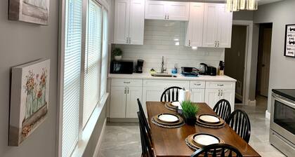 The Horseshoe Falls Villa- 6BR Free Parking, Minutes From Falls & Casino