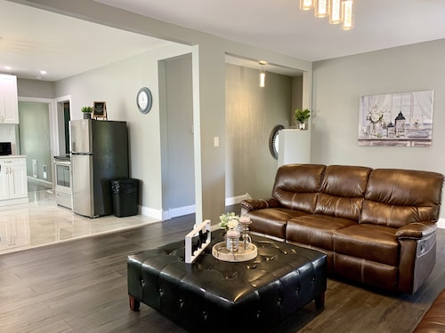 The Horseshoe Falls Villa- 6BR Free Parking, Minutes From Falls & Casino