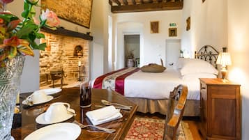 1 Schlafzimmer, hochwertige Bettwaren, Minibar, Zimmersafe