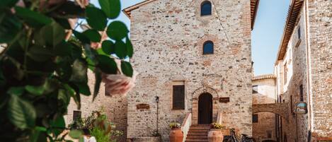 Façana frontal de l'allotjament