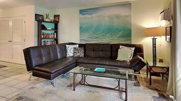 Condo (1 Bedroom) | Property amenity