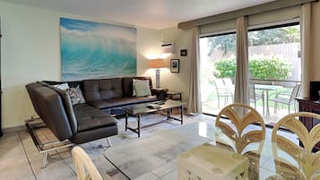 Condo (1 Bedroom) | Front of property