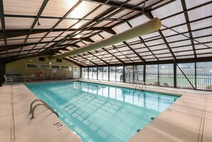 屋内プール、温水プール