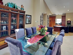 Studio (5 Bedrooms) | Property amenity