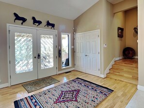 Studio (5 Bedrooms) | Property amenity