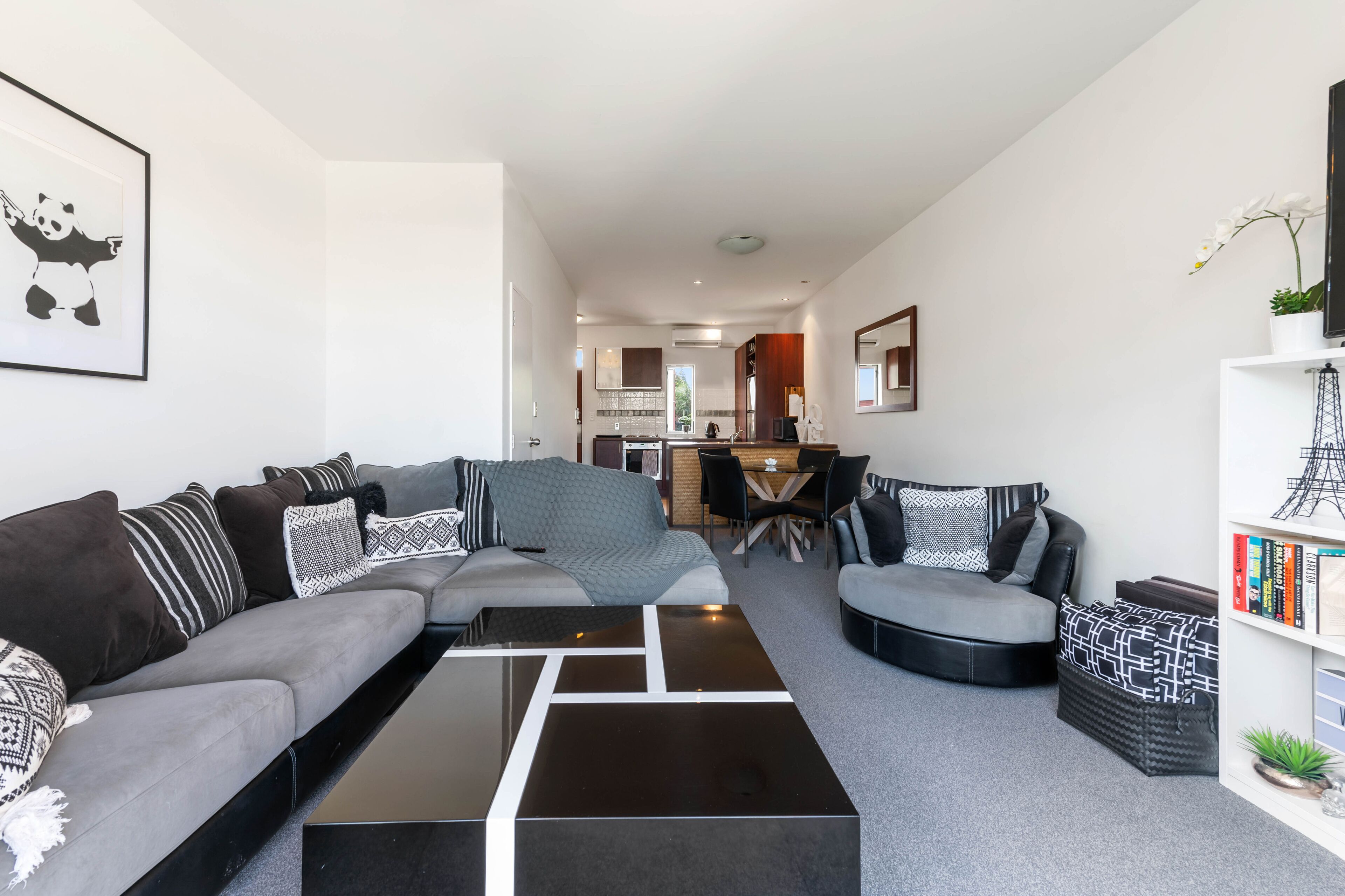 Smart TV, table tennis