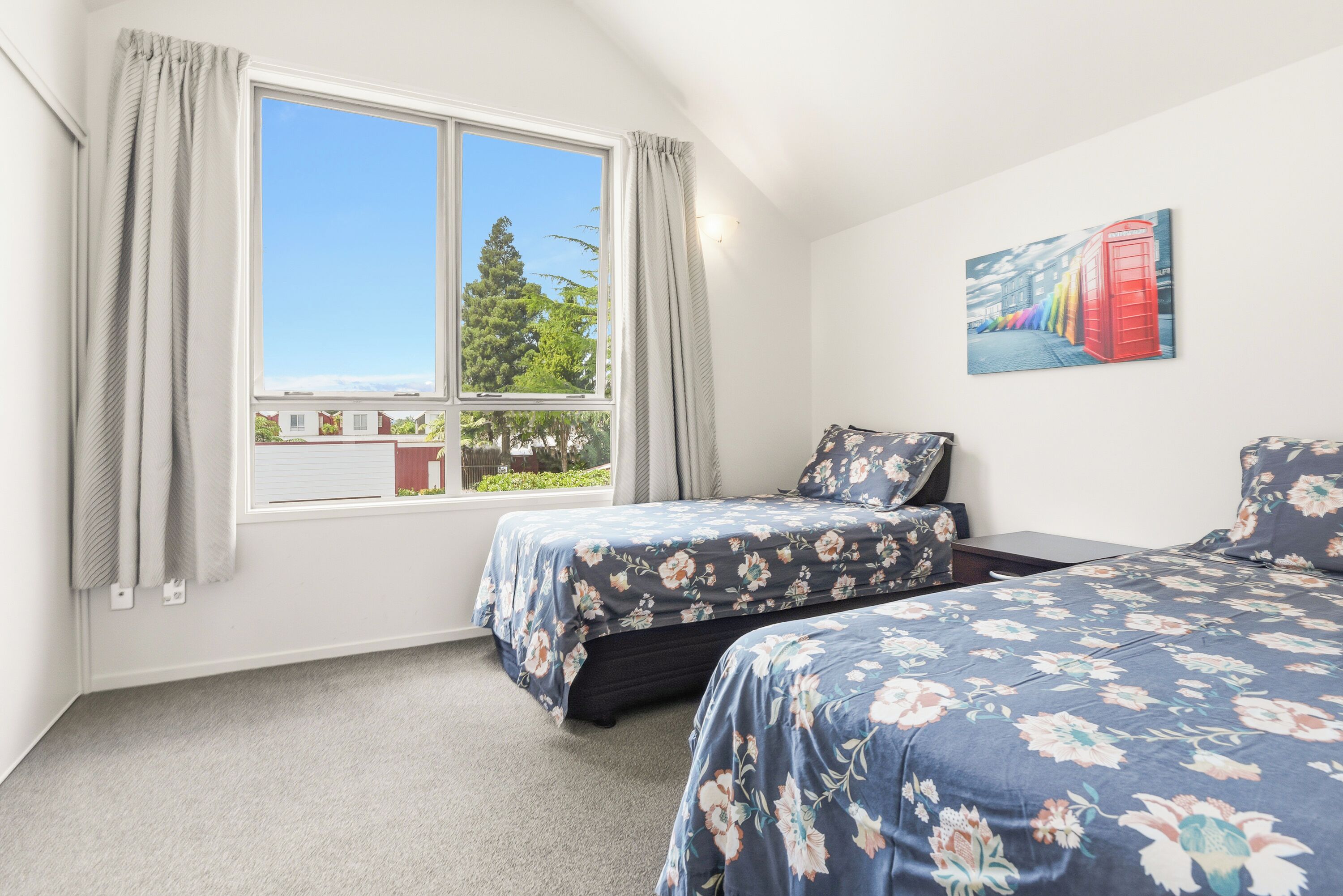 2 bedrooms, iron/ironing board, travel crib, WiFi (free)
