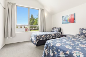 2 bedrooms, iron/ironing board, travel cot, free WiFi